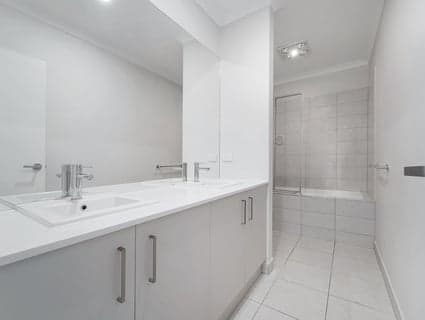 9 Lake Park Court, Werribee - Thumbnail 8