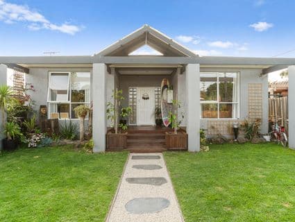 11B Prince Crescent, Seaford - Image 1