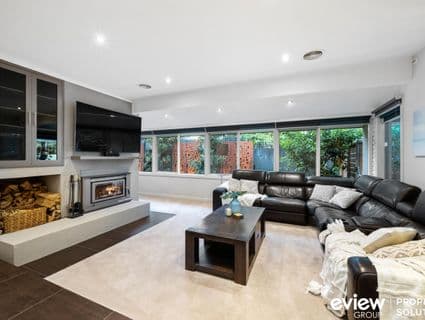 9 Latrobe Court, Wheelers Hill - Thumbnail 2