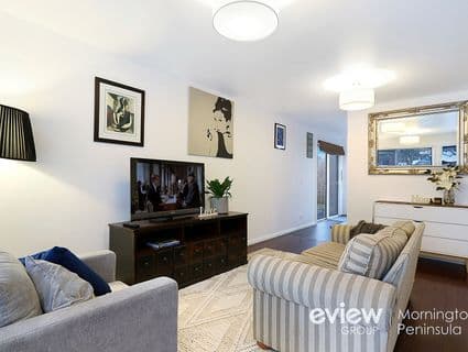 8 The Link, Rosebud - Image 1