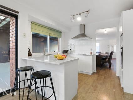 38 Maltravers Crescent, Cranbourne North - Thumbnail 4