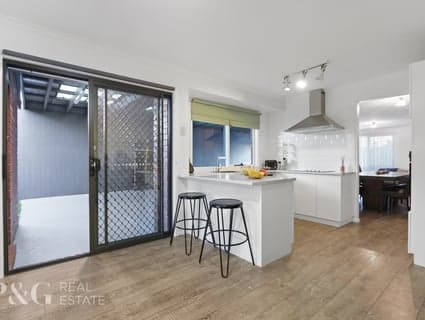 38 Maltravers Crescent, Cranbourne North - Thumbnail 5