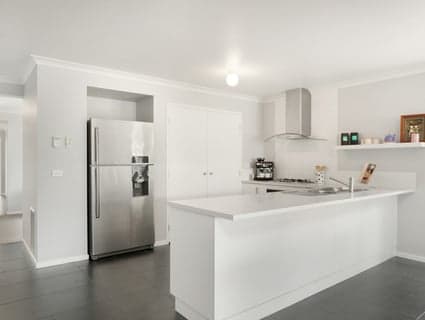 18 Hawkstone Road, Manor Lakes - Thumbnail 8