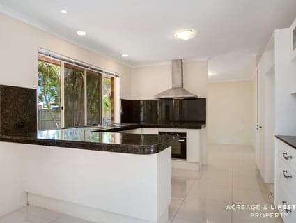 199 Moreton Terrace, Beachmere - Thumbnail 5