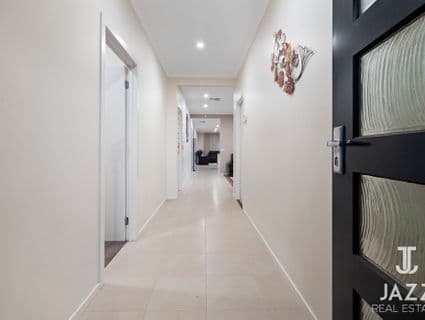 40 Arrowgrass Drive, Point Cook - Thumbnail 3