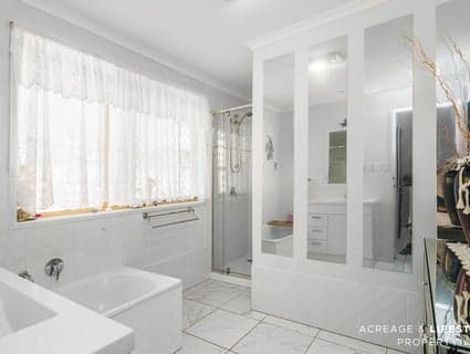 11 Dianthus Ave, Banksia Beach - Thumbnail 6