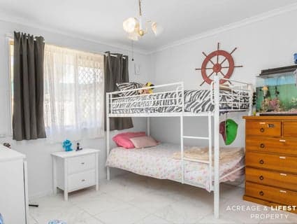 11 Dianthus Ave, Banksia Beach - Thumbnail 8