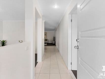 30 Danfield Drive, Tarneit - Thumbnail 2