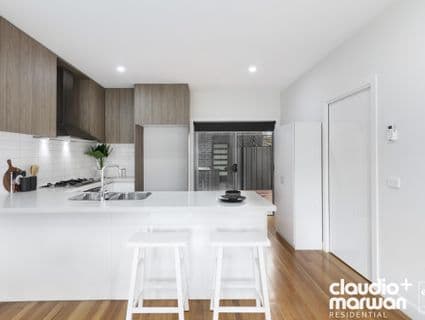 58 South Street, Hadfield - Thumbnail 5