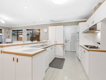 18 Frallon Crescent, Frankston - Thumbnail 4