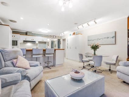 18 Frallon Crescent, Frankston - Thumbnail 5