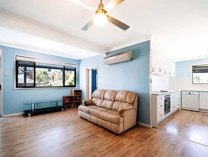 27 Warrina Avenue, Summerland Point - Thumbnail 3