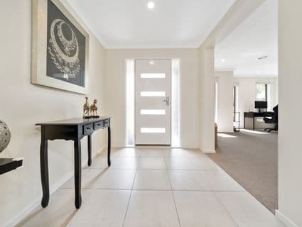 17 Northumbria Street, Cranbourne East - Thumbnail 2