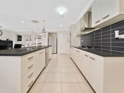 17 Northumbria Street, Cranbourne East - Thumbnail 4