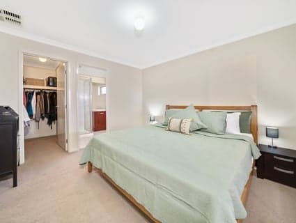 17 Northumbria Street, Cranbourne East - Thumbnail 5