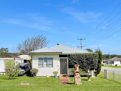 404, Swansea - Image 1