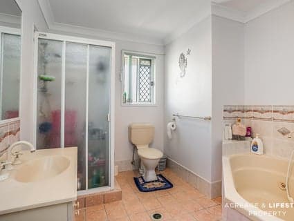 13 Cosmos Avenue, Banksia Beach - Thumbnail 8