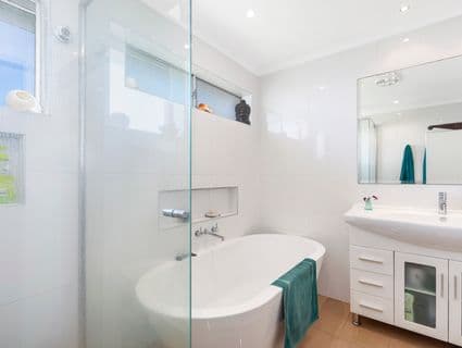 10 Michaela Road, Terrigal - Thumbnail 4