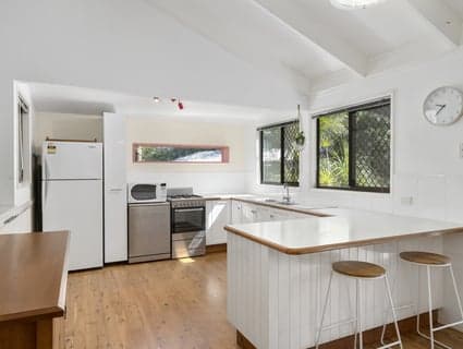 70 Bellay Road, Beachmere - Thumbnail 5