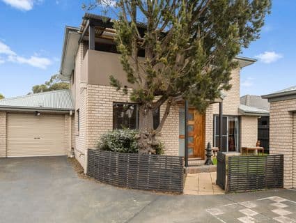 2/12 Cambridge Street, Frankston - Image 1