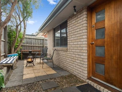 2/12 Cambridge Street, Frankston - Thumbnail 2