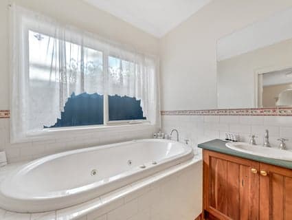 10 Connewarre Close, Manor Lakes - Thumbnail 7
