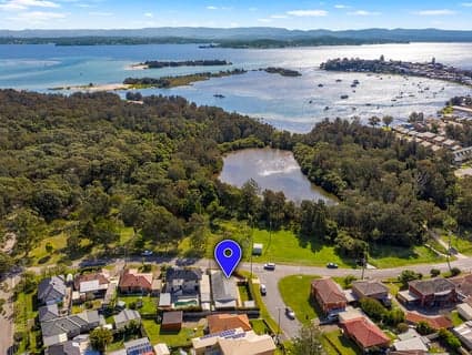 12 Delando Crescent, Marks Point - Image 1