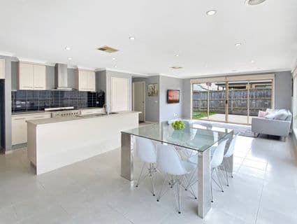 33 Black Gum Crescent, Cranbourne West - Thumbnail 2