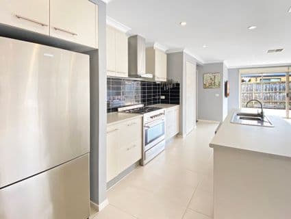 33 Black Gum Crescent, Cranbourne West - Thumbnail 4