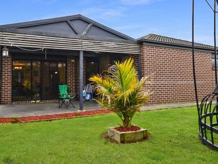 15 Northumbria Street, Cranbourne East - Thumbnail 2