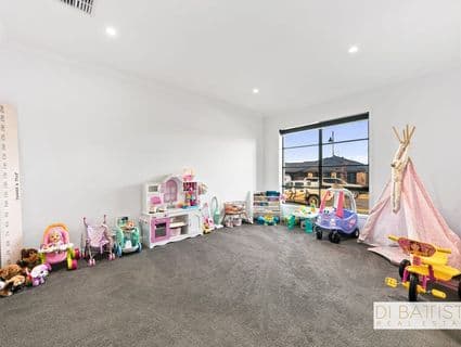 49 Lucknow Drive, Beveridge - Thumbnail 2