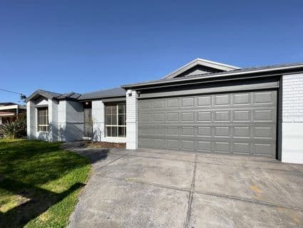 127 Hothlyn Drive, Craigieburn - Thumbnail 2