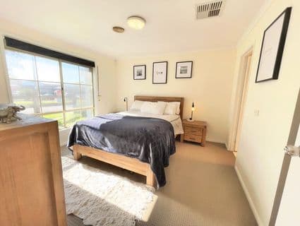 127 Hothlyn Drive, Craigieburn - Thumbnail 4