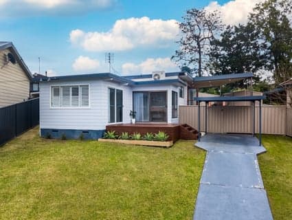 15 Davies Parade, Mount Hutton - Image 1