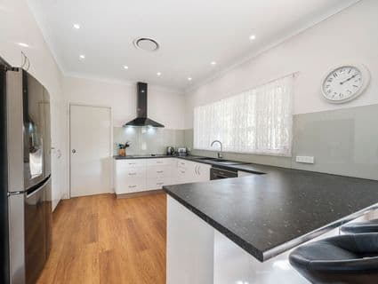 12 Bottle Tree Court, Withcott - Thumbnail 8
