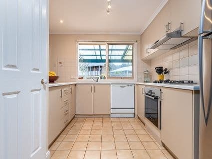 9 Chatterley Court, Frankston - Thumbnail 4