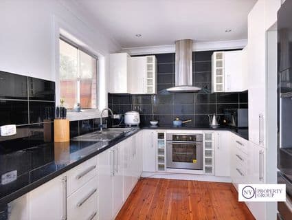17 Spinnaker Street, Jamboree Heights - Thumbnail 7