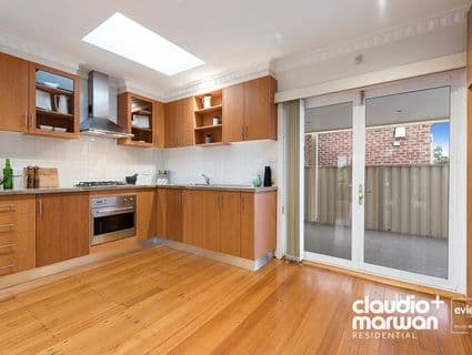 98 North Street, Hadfield - Thumbnail 4