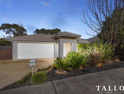 8 Hector Close, Bittern - Image 1
