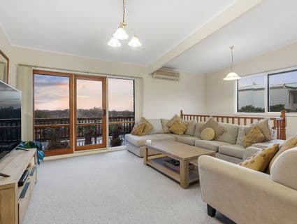 56 Volitans Avenue, Mount Eliza - Thumbnail 4