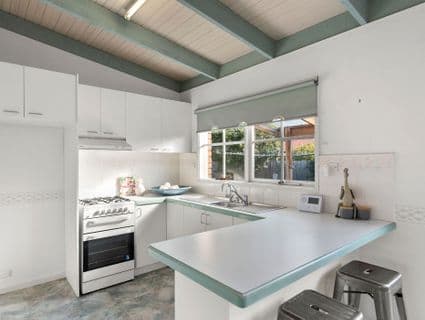 402 Eastbourne Road, Capel Sound - Image 1