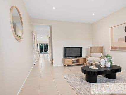 13 Marigold Crescent, Gowanbrae - Thumbnail 2