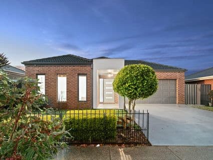 16 Kinglake Crescent, Craigieburn - Image 1