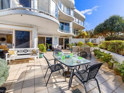 4/15 Andrew Street, Point Arkwright - Image 1