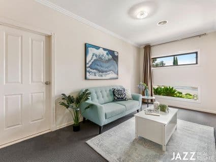 8 Airlie Avenue, Point Cook - Thumbnail 3