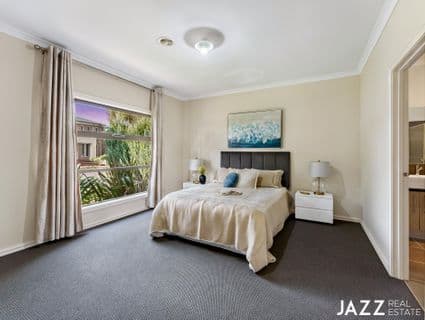 8 Airlie Avenue, Point Cook - Thumbnail 4