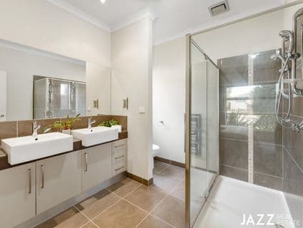 8 Airlie Avenue, Point Cook - Thumbnail 5