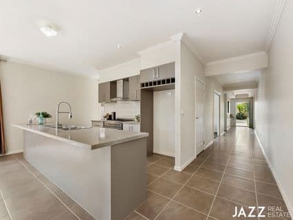 8 Airlie Avenue, Point Cook - Thumbnail 8