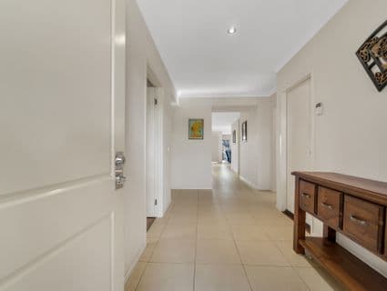 4 Eucumbene Road, Manor Lakes - Thumbnail 3