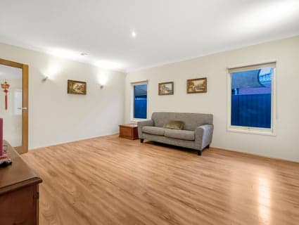 4 Eucumbene Road, Manor Lakes - Thumbnail 8